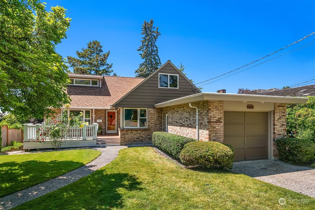 Photo of 6533 48th Avenue NE, Seattle, WA 98115 (MLS # 2247039)