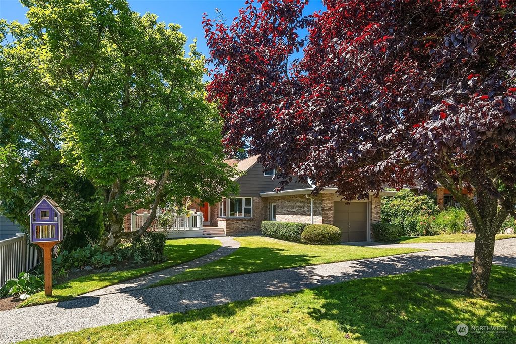 Photo of 6533 48th Avenue NE, Seattle, WA 98115 (MLS # 2247039)