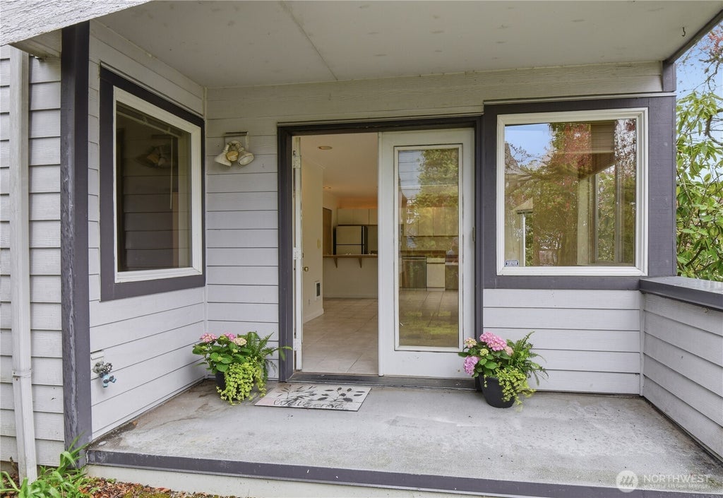 Photo of 4811 Phinney Avenue N #101, Seattle, WA 98103 (MLS # 2548446)