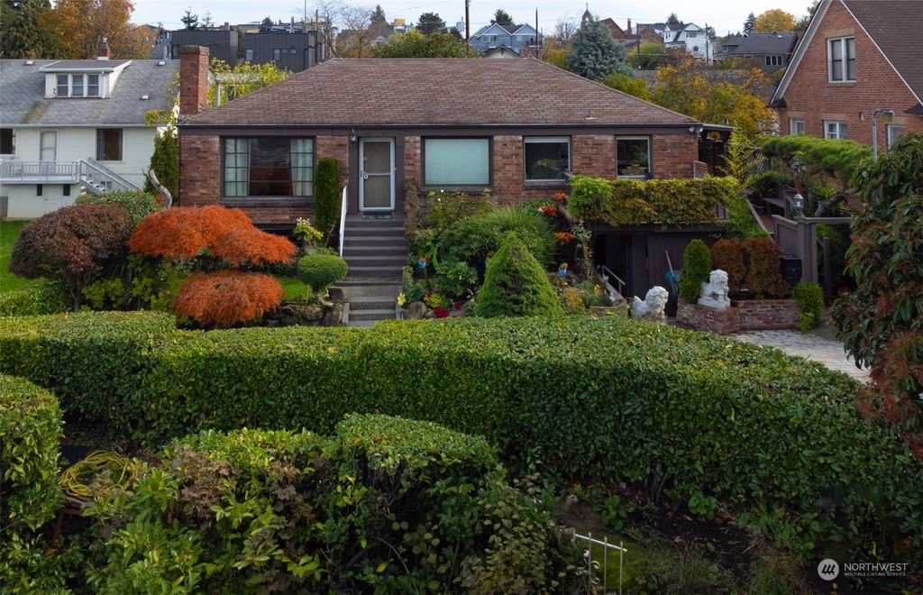 Photo of 2714 12th Avenue S, Seattle, WA 98144 (MLS # 2200708)