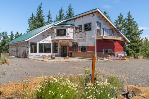 Photo of 8711 Thorp Prairie Road, Cle Elum, WA 98922 (MLS # 2402203)