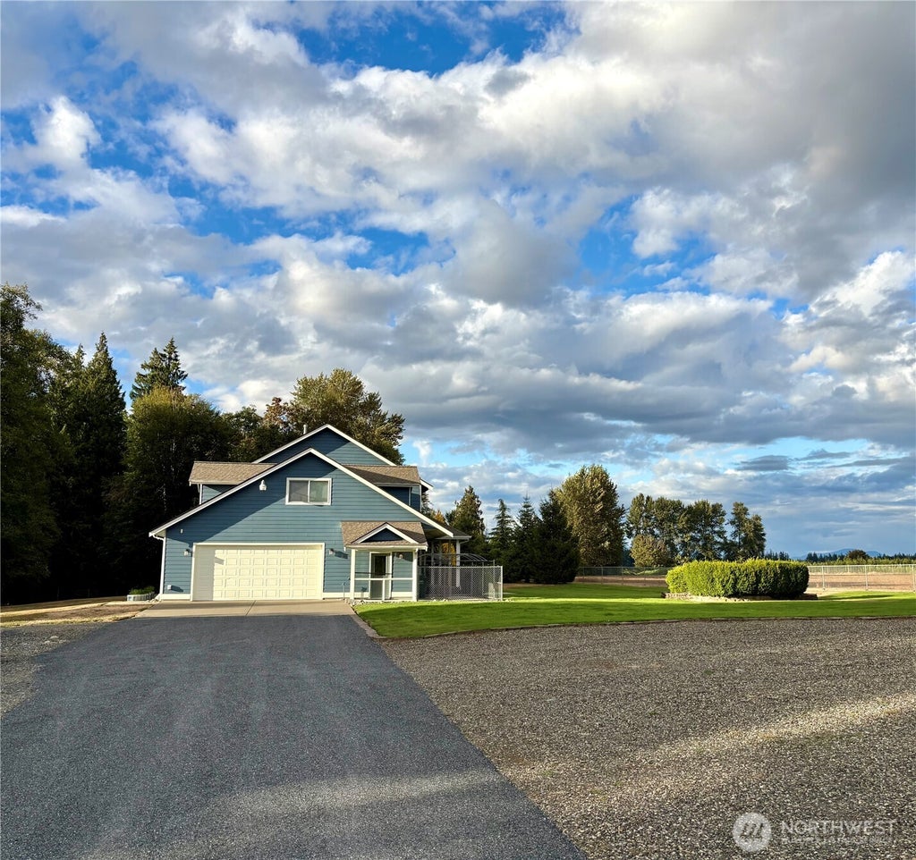 Photo of 476 W Pole Road, Lynden, WA 98264 (MLS # 2576072)