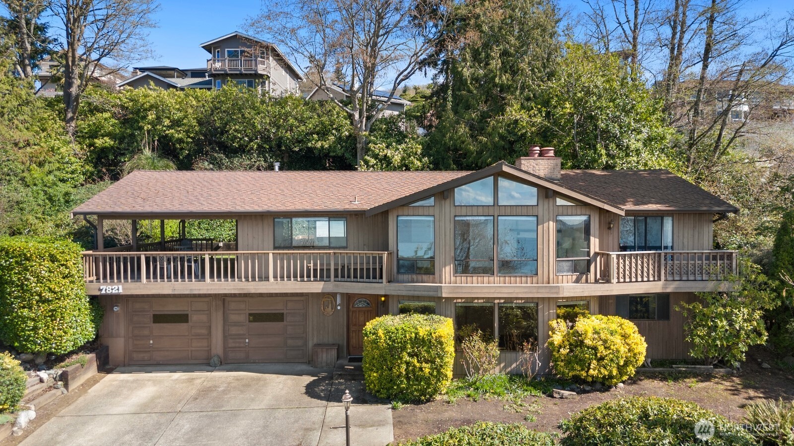 7821 East Side Drive NE