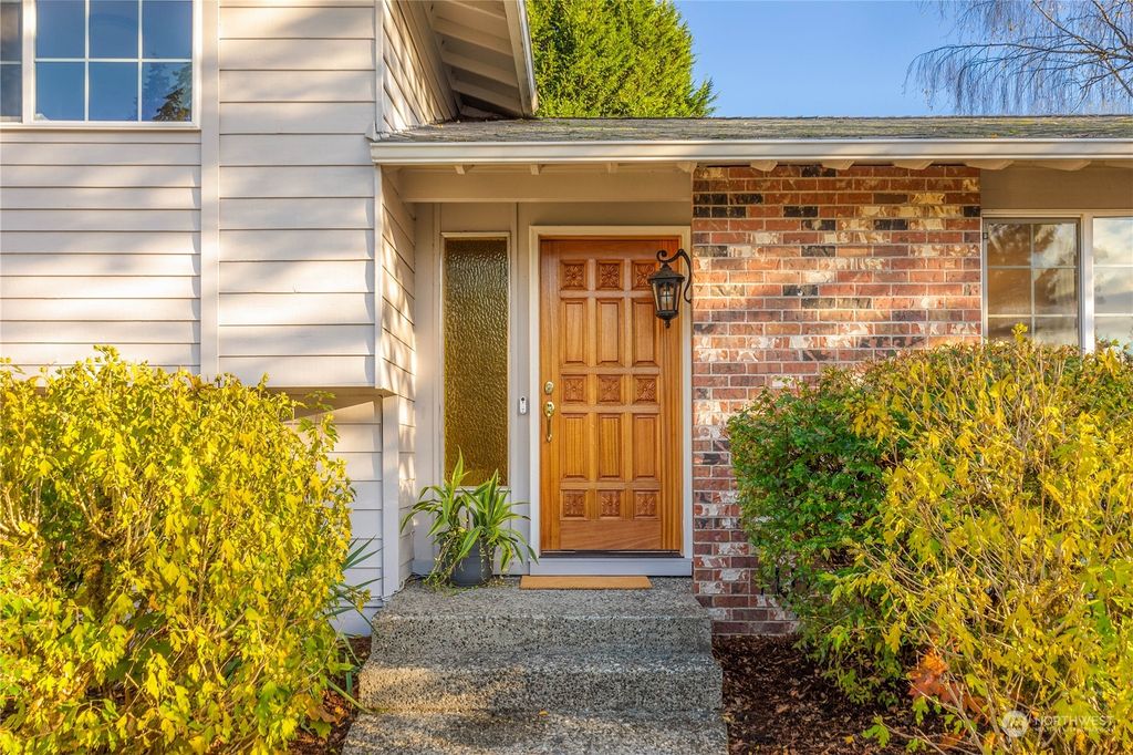 Photo of 13604 129th Place NE, Kirkland, WA 98034 (MLS # 2011792)
