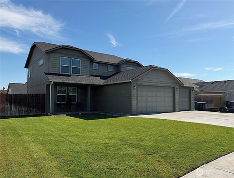 Photo of 813 S Lakeland Drive, Moses Lake, WA 98837 (MLS # 2592773)