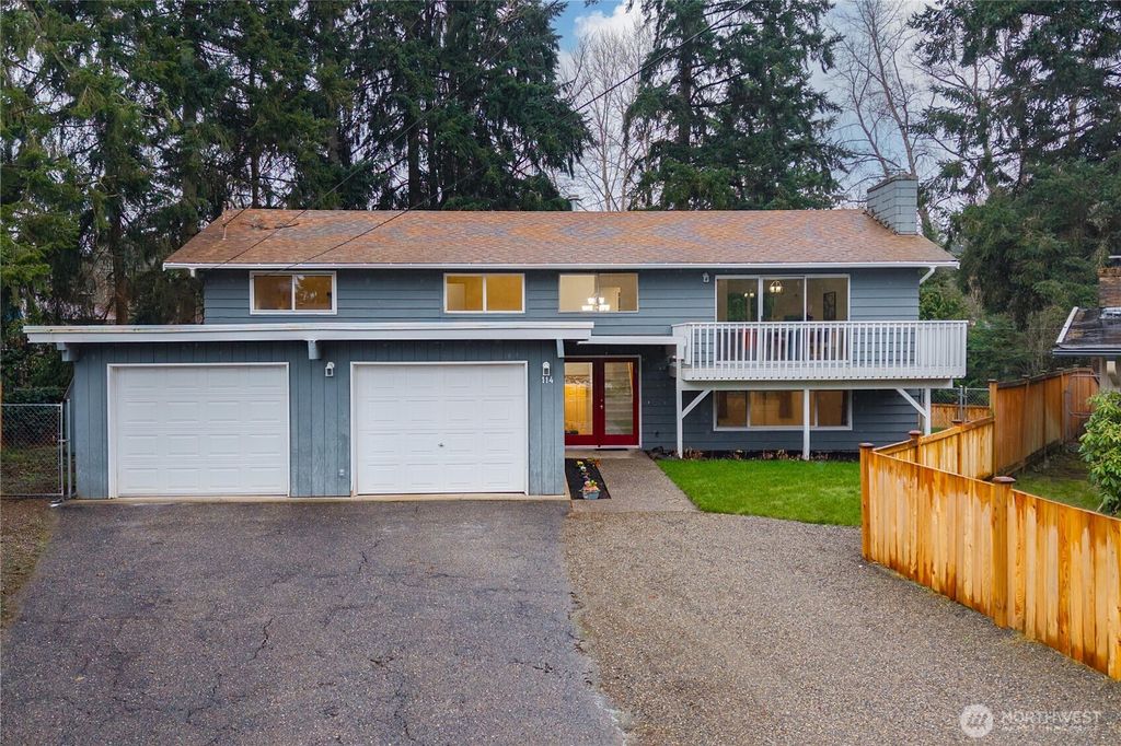 Photo of 114 SW 313th Street, Federal Way, WA 98023 (MLS # 2473395)