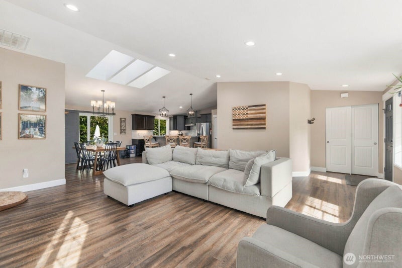 14601 250th Street E