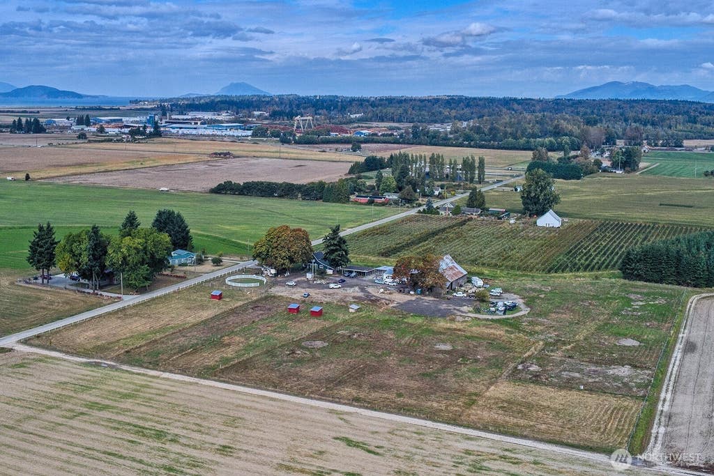 Photo of 14417 Bradshaw Rd RD, Mount Vernon, WA 98273 (MLS # 2568302)