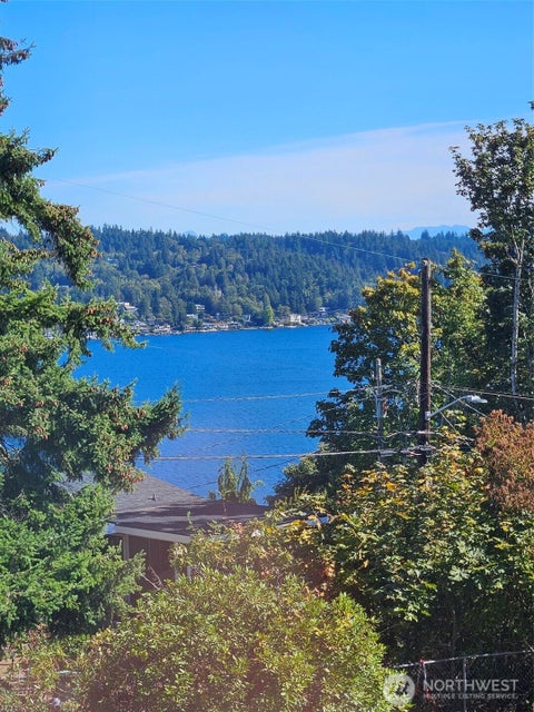 Photo of 11711 Exeter Avenue NE, Seattle, WA 98125 (MLS # 2590288)