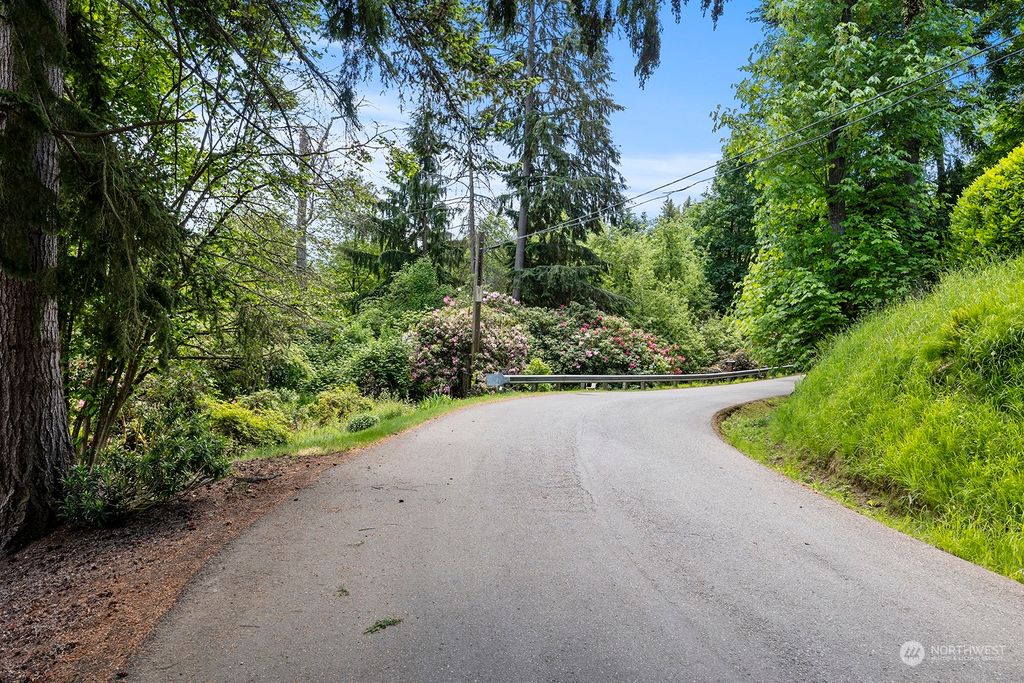 Photo of 0 169xx 33rd Avenue NE, Lake Forest Park, WA 98155 (MLS # 2239830)