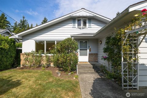 Photo of 1508 E Maplewood Avenue, Bellingham, WA 98225 (MLS # 2432549)