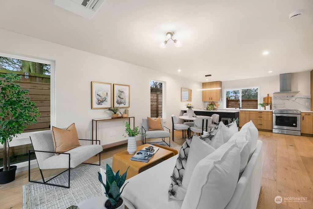 Photo of 343 NE 90th Street #3, Seattle, WA 98115 (MLS # 2323510)