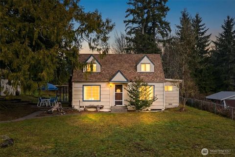 Photo of 102 W Poplar Street, Shelton, WA 98584 (MLS # 2483794)