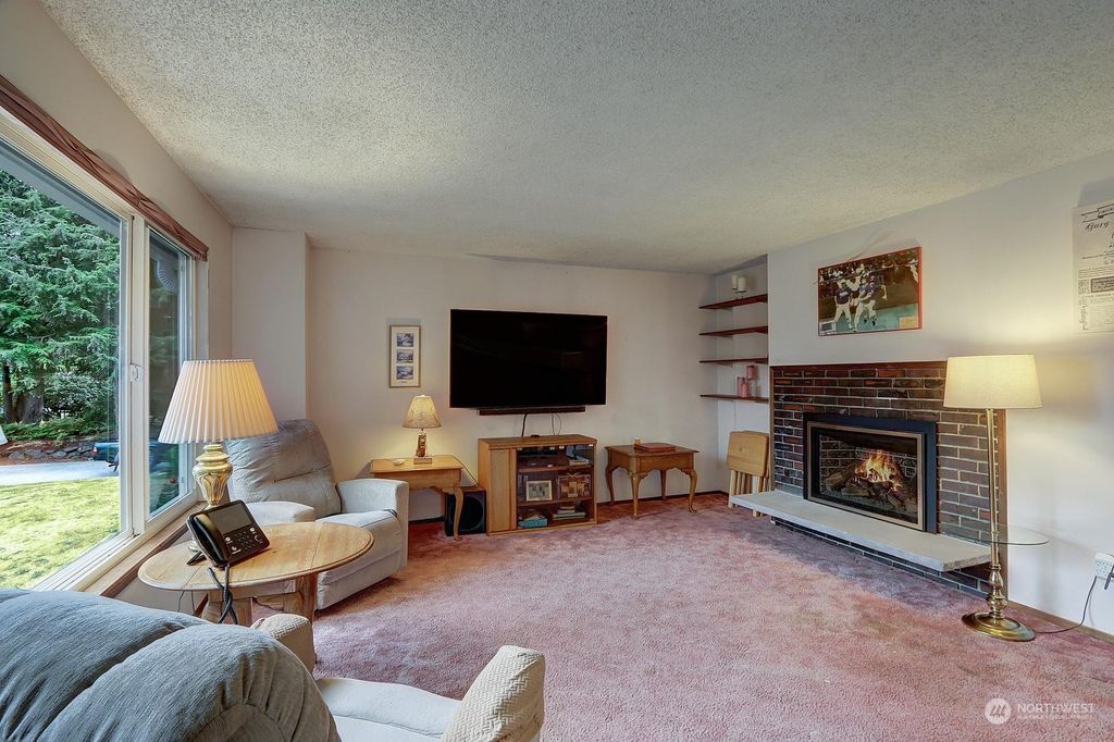Photo of 11028 108th Place NE, Kirkland, WA 98033 (MLS # 2004434)