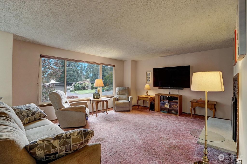 Photo of 11028 108th Place NE, Kirkland, WA 98033 (MLS # 2004434)