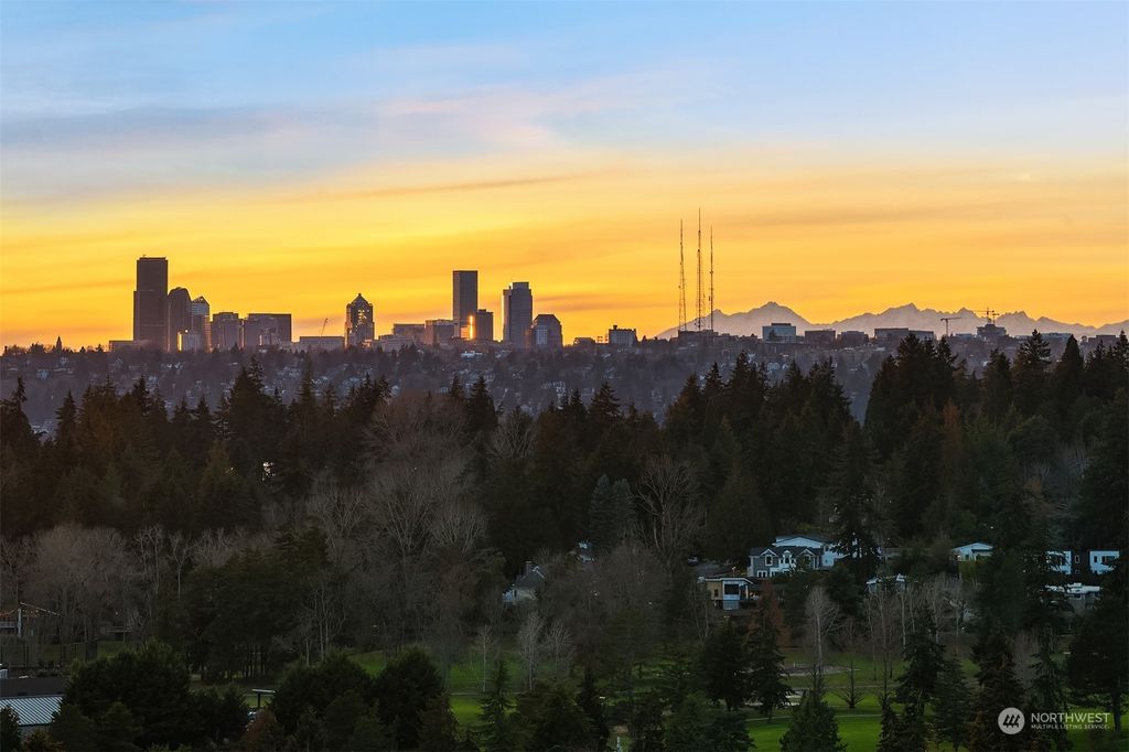 Photo of 1520 90th Place NE, Clyde Hill, WA 98004 (MLS # 2028442)