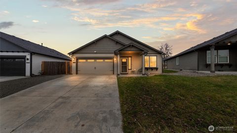 Photo of 2214 Leonard Drive, Walla Walla, WA 99362 (MLS # 2473439)