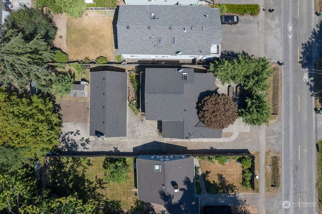 Photo of 13523 Meridian Avenue N, Seattle, WA 98133 (MLS # 2132224)