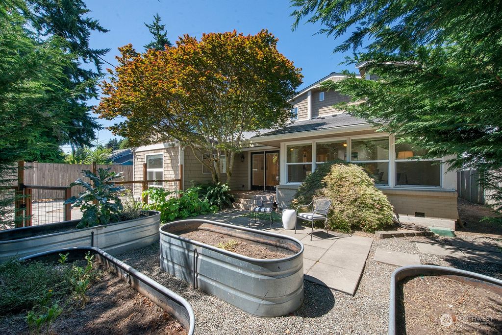 Photo of 13523 Meridian Avenue N, Seattle, WA 98133 (MLS # 2132224)