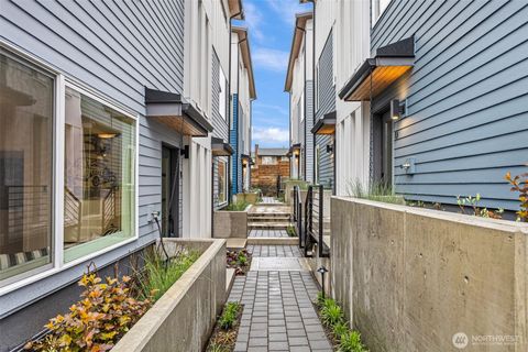 Photo of 2527 29th Avenue S #B, Seattle, WA 98144 (MLS # 2482062)