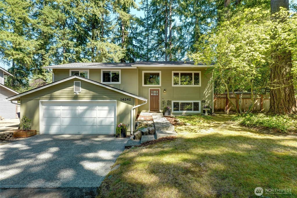 Photo of 16242 NE 30th Street, Bellevue, WA 98008 (MLS # 2564785)