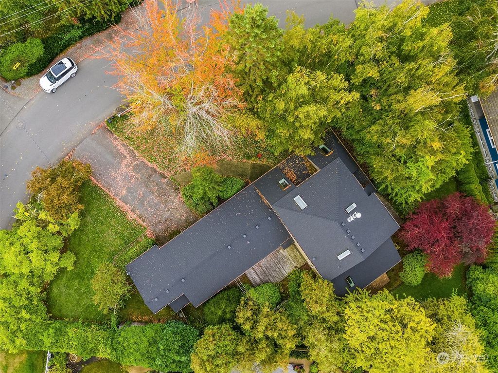 Photo of 4635 95th Avenue NE, Bellevue, WA 98004 (MLS # 2168400)