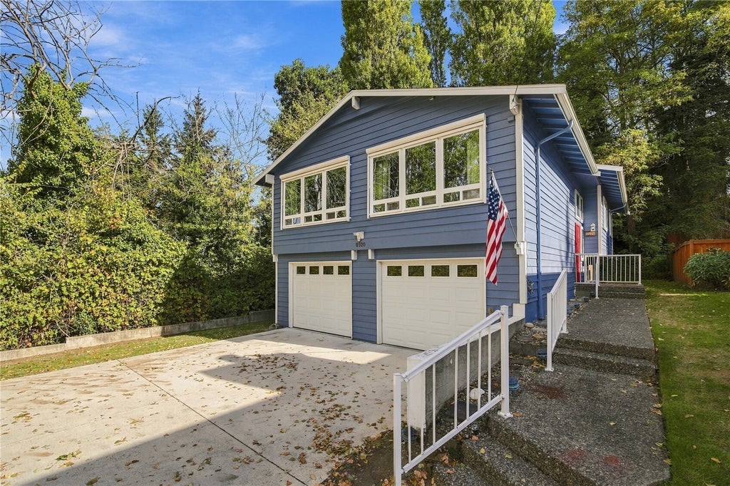Photo of 9526 4th Avenue NE, Seattle, WA 98115 (MLS # 2594370)