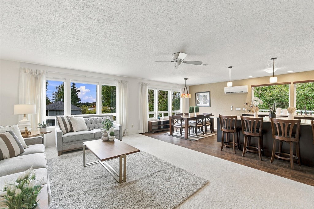 Photo of 9526 4th Avenue NE, Seattle, WA 98115 (MLS # 2594370)