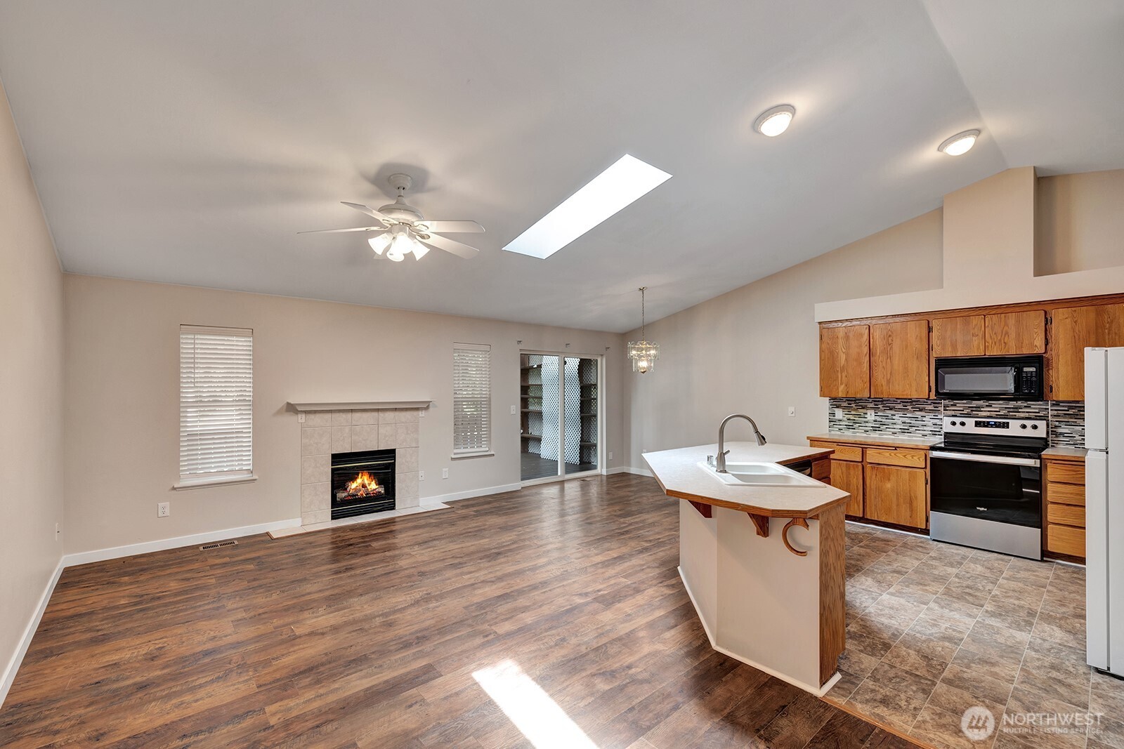 8115 109th Street E 8117