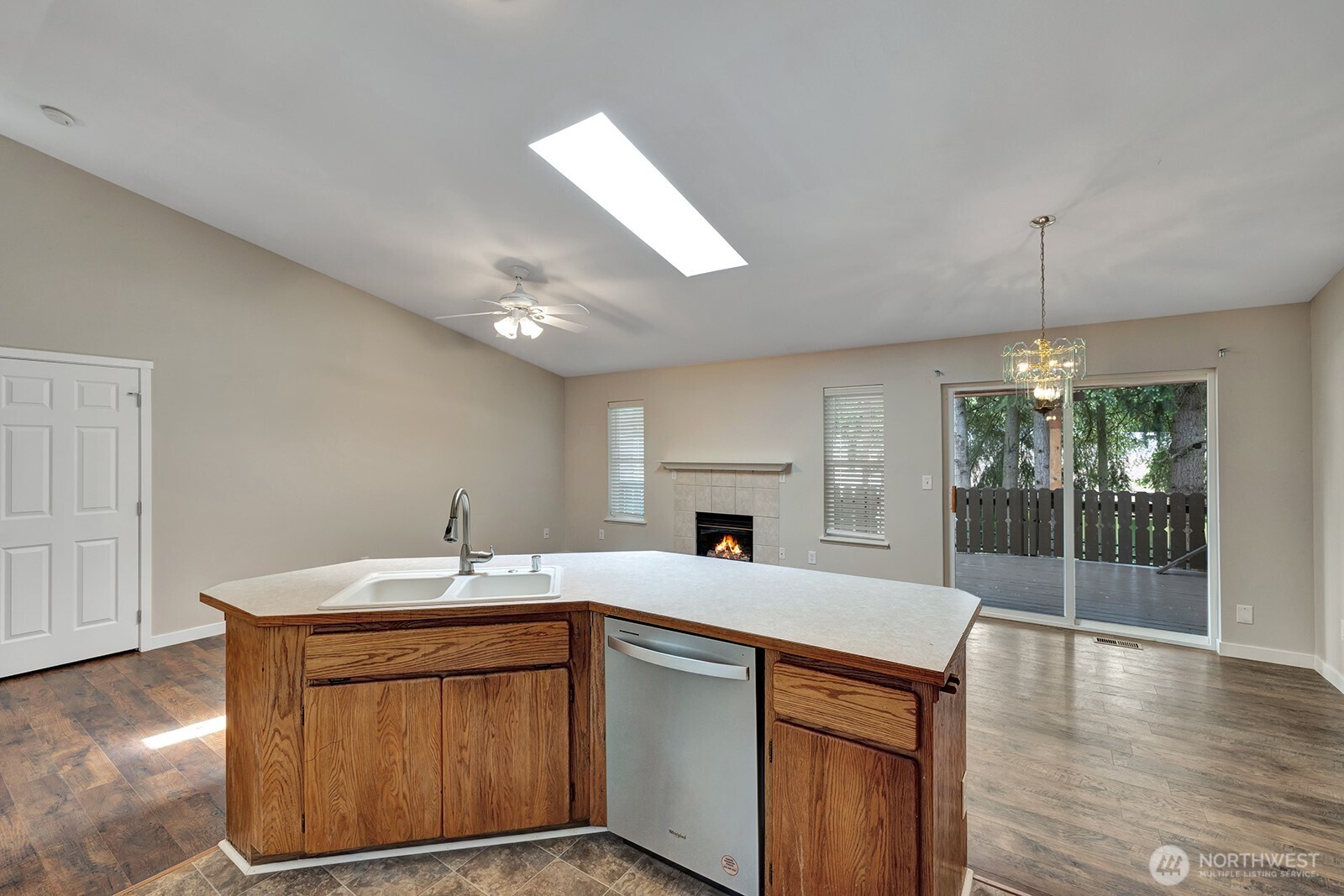 8115 109th Street E 8117