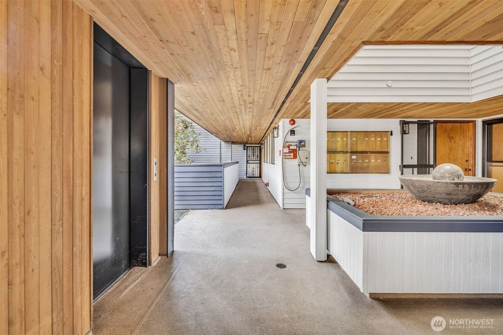 Photo of 3055 80th Avenue SE #204, Mercer Island, WA 98040 (MLS # 2468225)