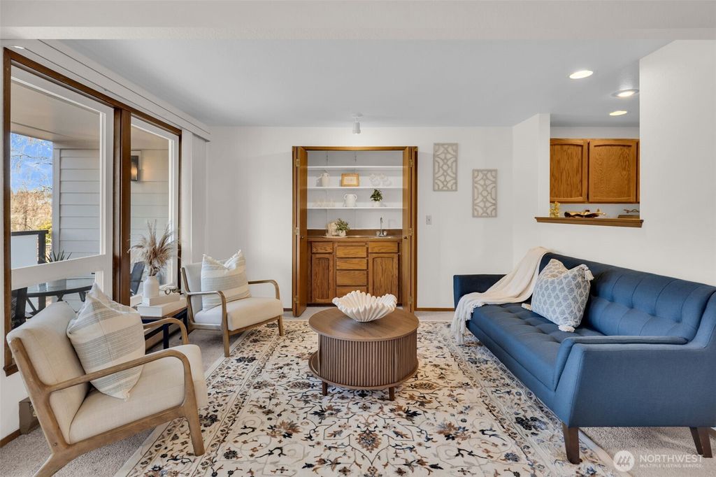 Photo of 3055 80th Avenue SE #204, Mercer Island, WA 98040 (MLS # 2468225)