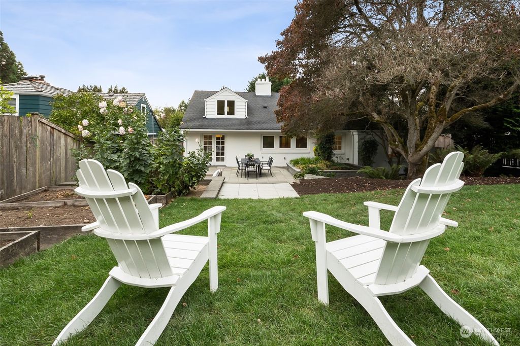 Photo of 3616 45th Avenue W, Seattle, WA 98199 (MLS # 2159774)