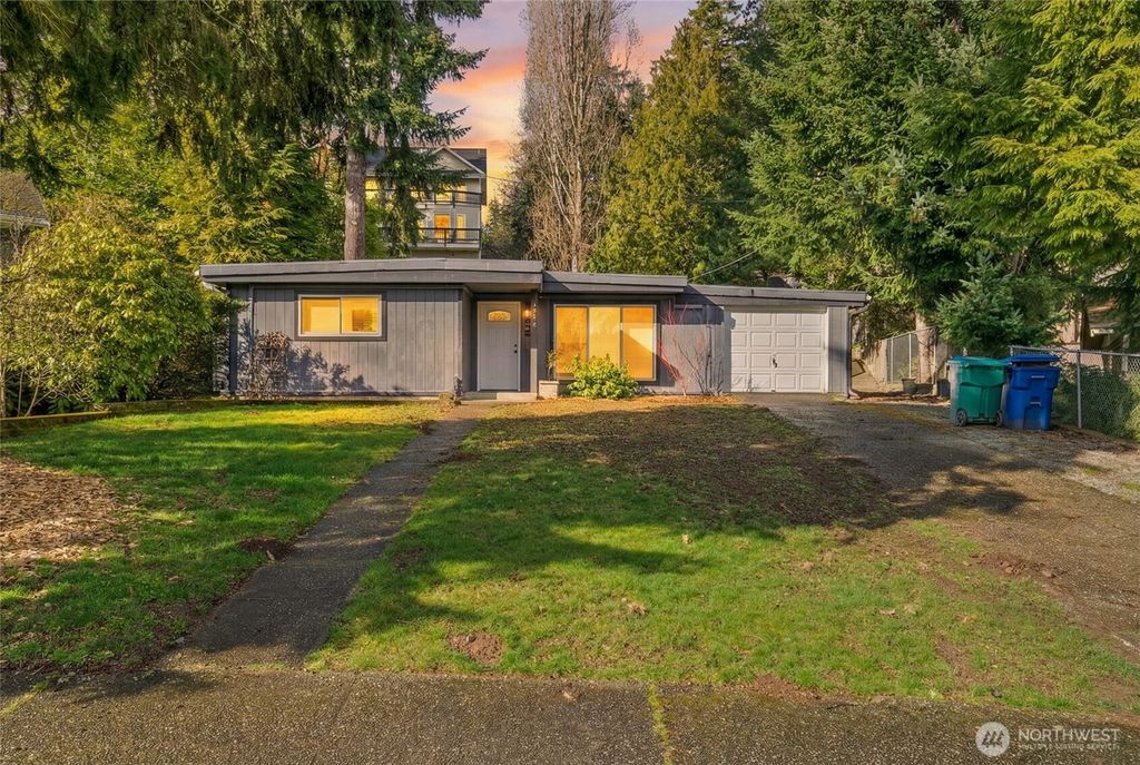 Photo of 3012 SW 102nd Street, Seattle, WA 98146 (MLS # 2482064)