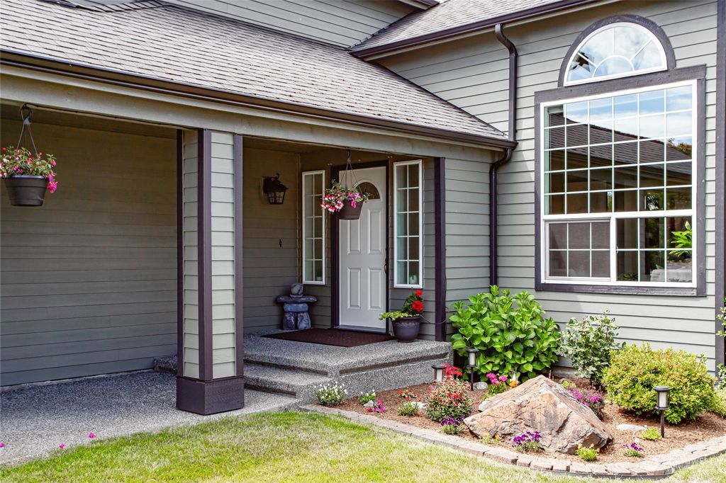 Photo of 10804 52nd Place W, Mukilteo, WA 98275 (MLS # 2138644)