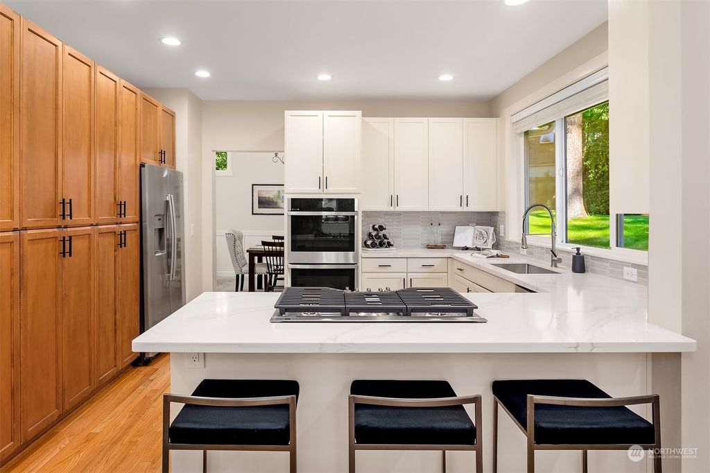 Photo of 11227 NE 53rd Street, Kirkland, WA 98033 (MLS # 2284613)