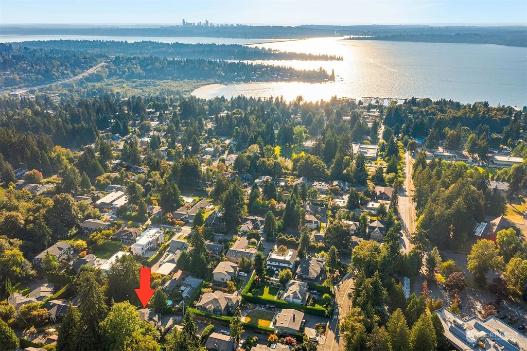 Photo of 11227 NE 53rd Street, Kirkland, WA 98033 (MLS # 2284613)