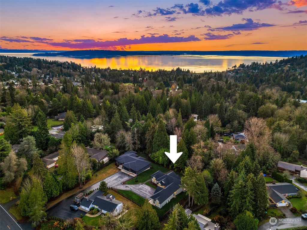 Photo of 17161 4th Avenue SW, Normandy Park, WA 98166 (MLS # 2318152)