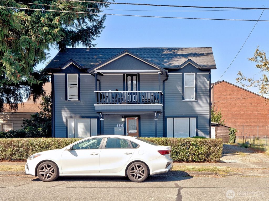 Photo of 323 1st Avenue S, Kent, WA 98032 (MLS # 2431992)