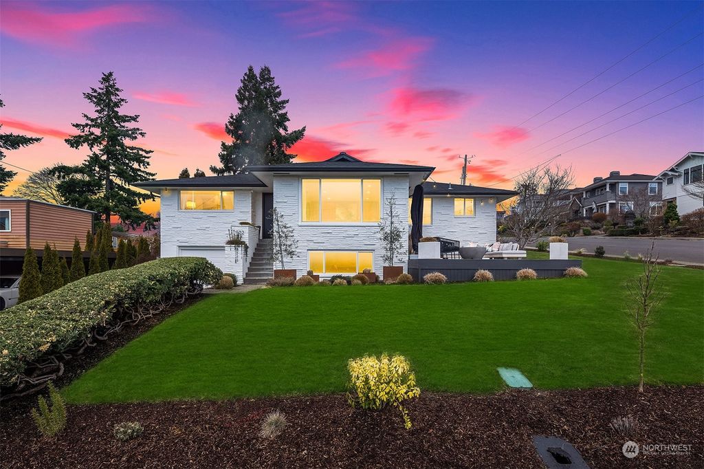 Photo of 502 11th Avenue W, Kirkland, WA 98033 (MLS # 2038665)
