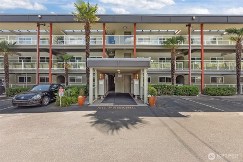 Photo of 701 122nd Avenue NE #205, Bellevue, WA 98005 (MLS # 2537457)