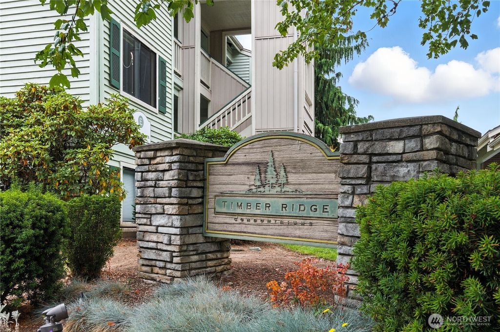 Photo of 25131 98th Place S #E302, Kent, WA 98030 (MLS # 2413897)