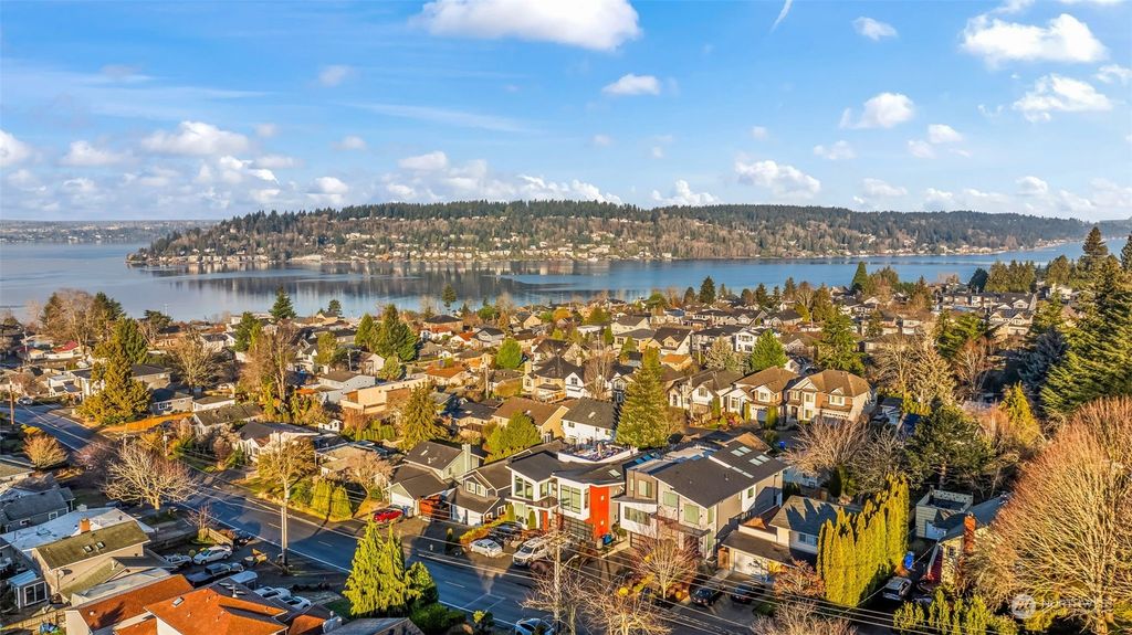 Photo of 1124 N 30th Street, Renton, WA 98056 (MLS # 2330020)