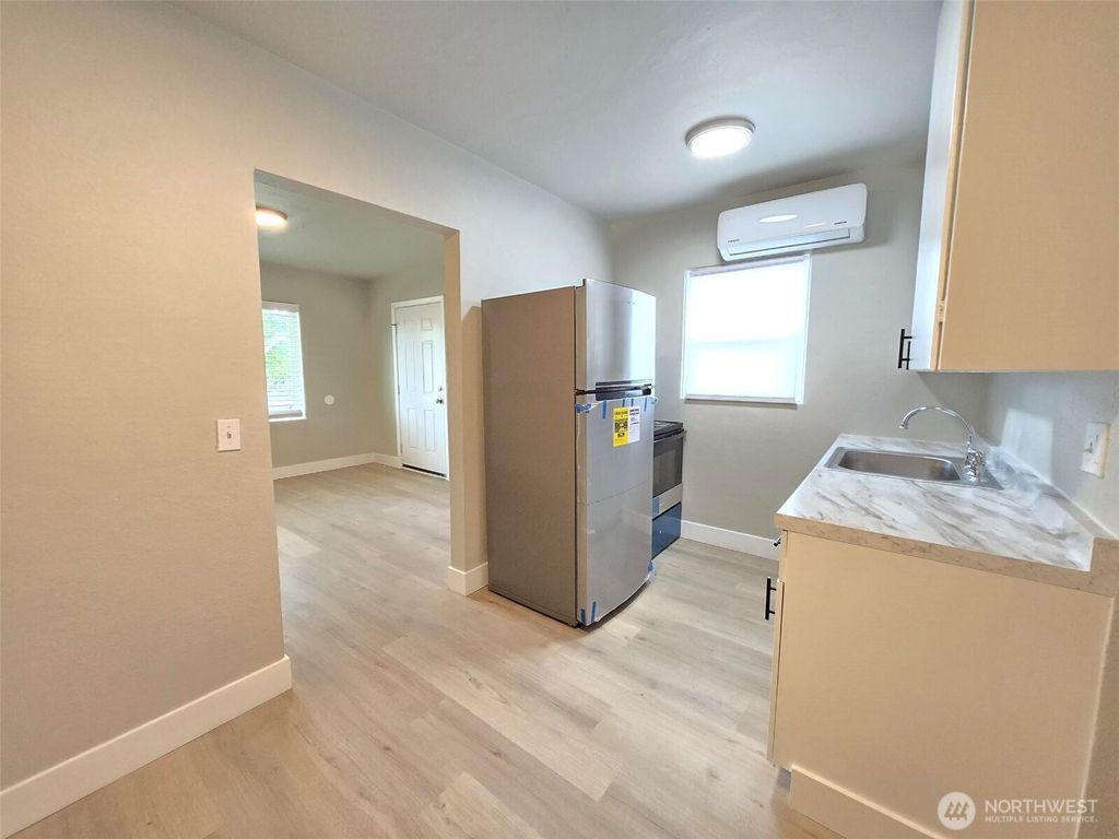 Photo of 1311 W Shoshone Street, Pasco, WA 99301 (MLS # 2500414)