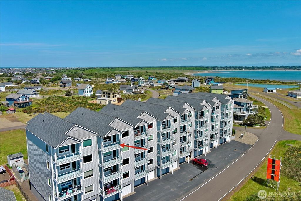 Photo of 401 Westport View VW SW #507, Ocean Shores, WA 98569 (MLS # 2517232)