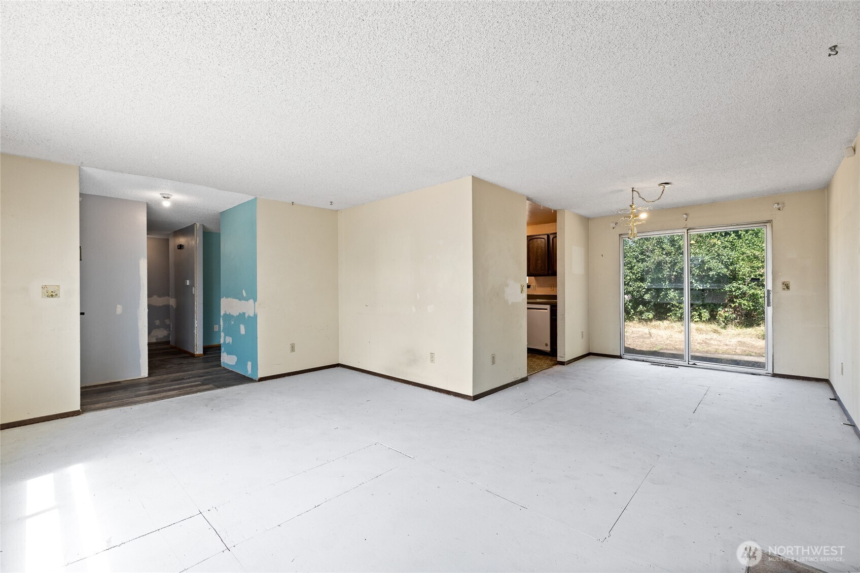 1101 Tule Lake Road S