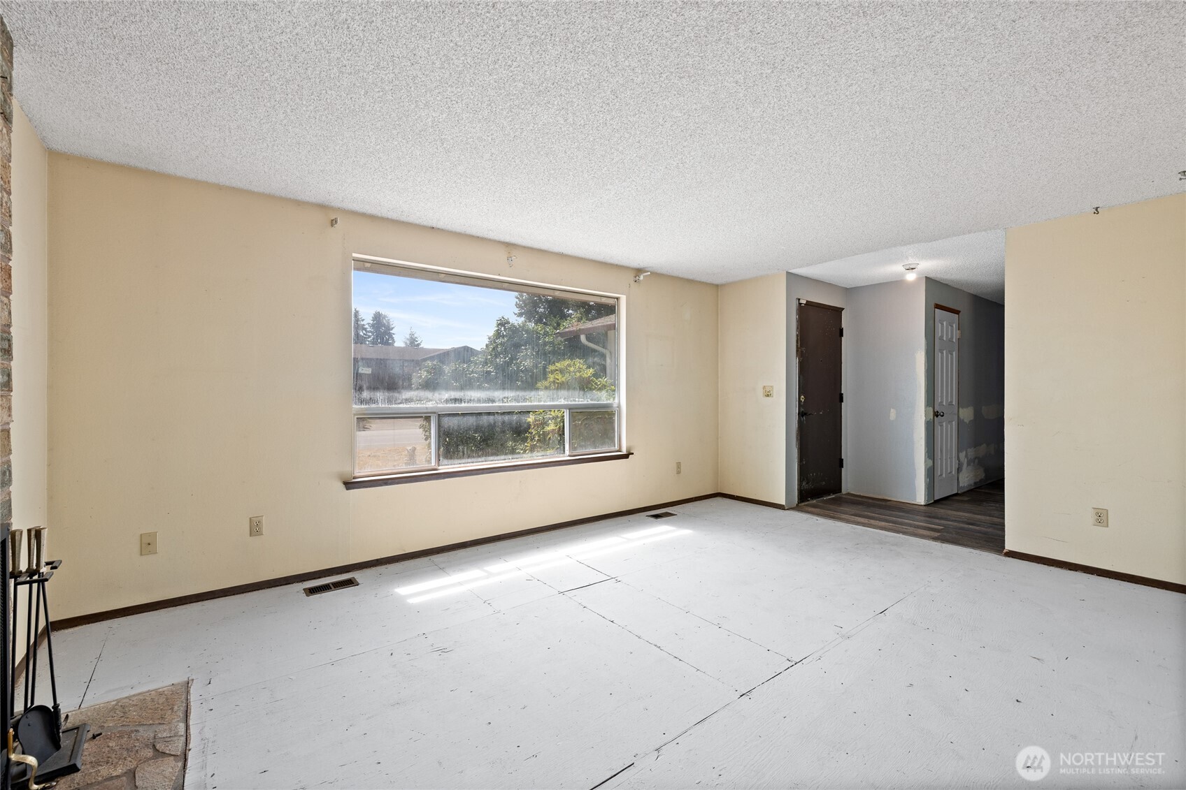 1101 Tule Lake Road S