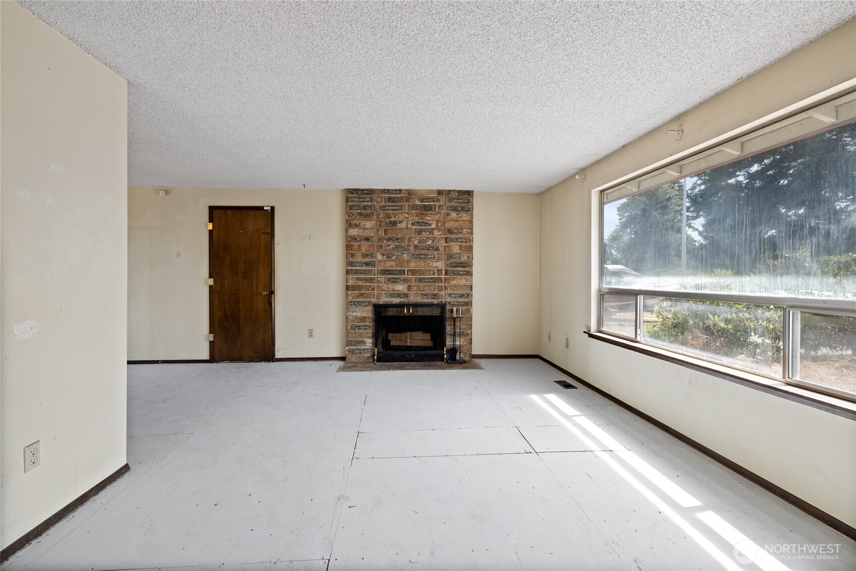 1101 Tule Lake Road S