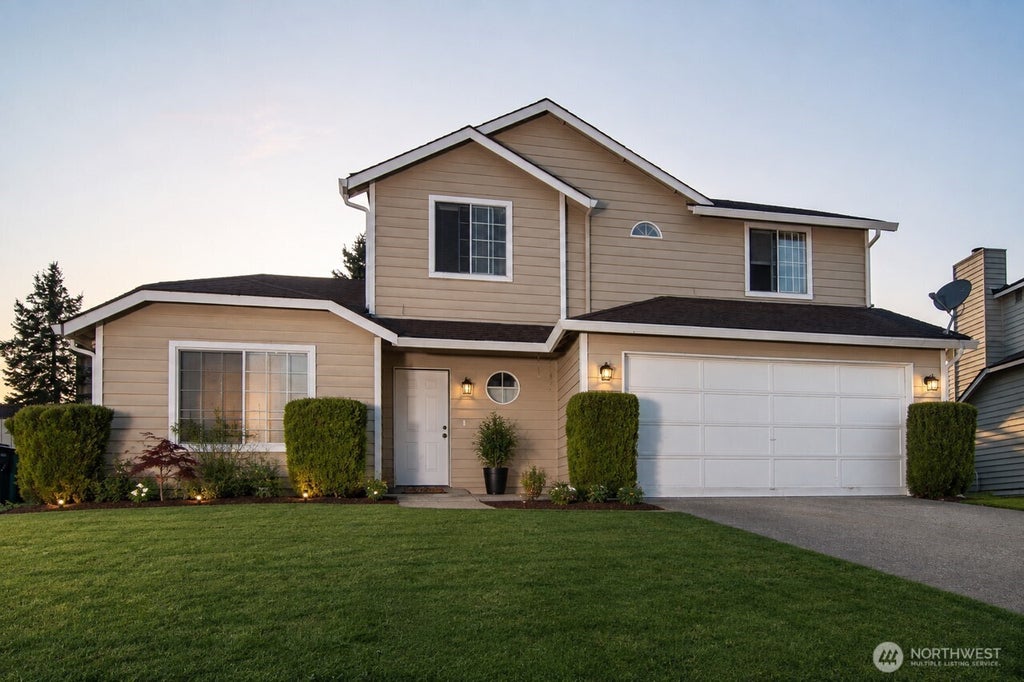 Photo of 32825 17th Ave SW AVE, Federal Way, WA 98023 (MLS # 2513280)