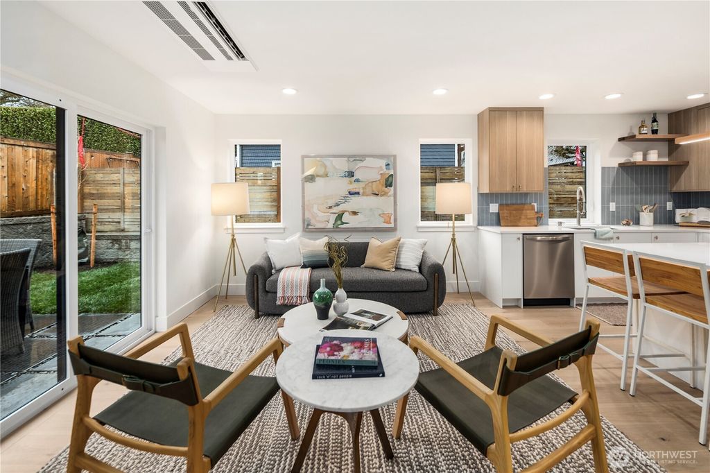 Photo of 524 NE 89th Street #B, Seattle, WA 98115 (MLS # 2492009)